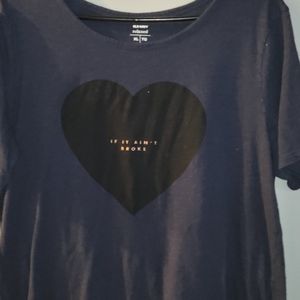 Cute Old Navy tee xl